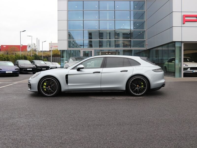 More views of Porsche Panamera