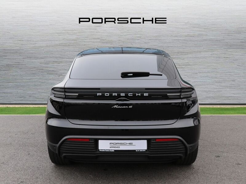 More views of Porsche Macan