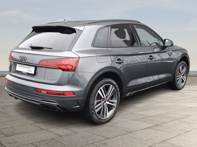 More views of Audi Q5