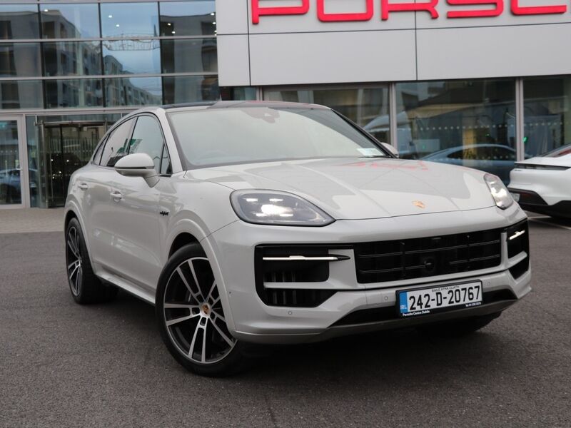 More views of Porsche Cayenne