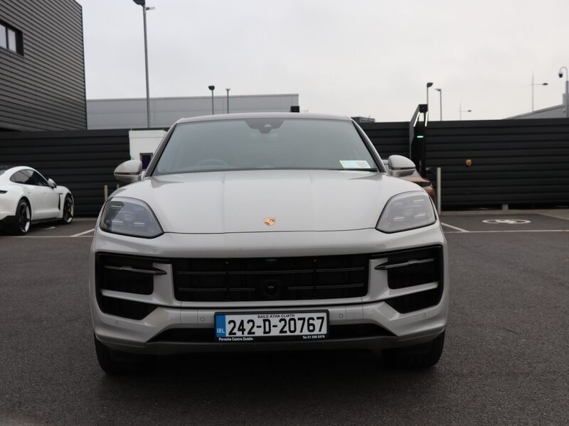 More views of Porsche Cayenne