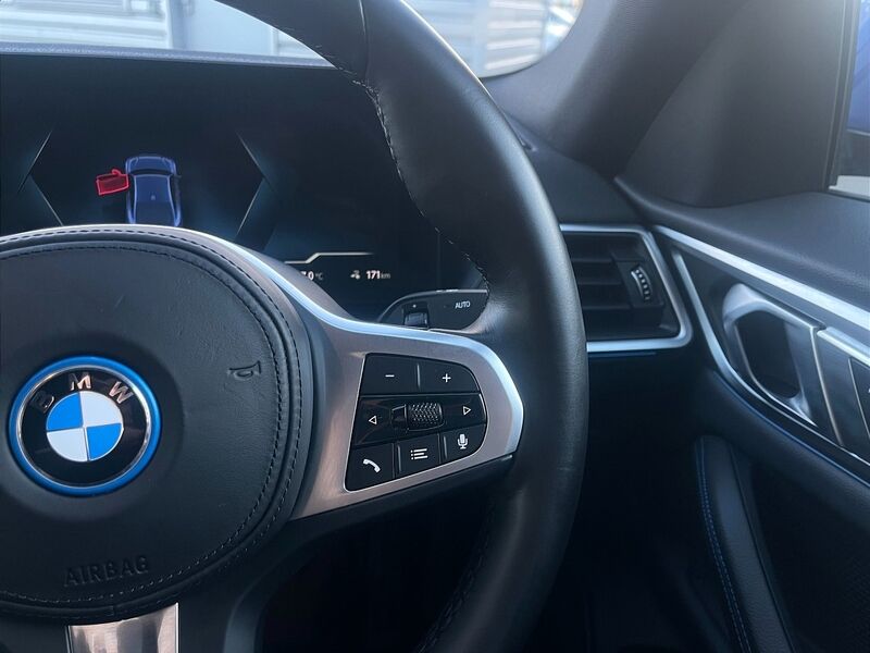 More views of BMW i4