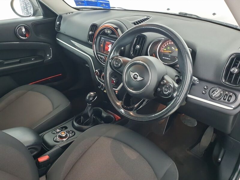 More views of MINI COUNTRYMAN