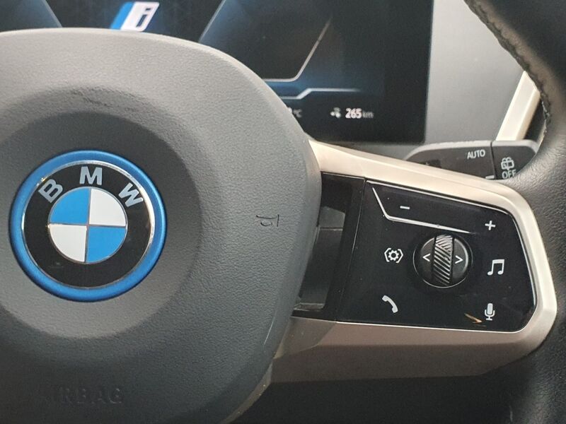 More views of BMW iX