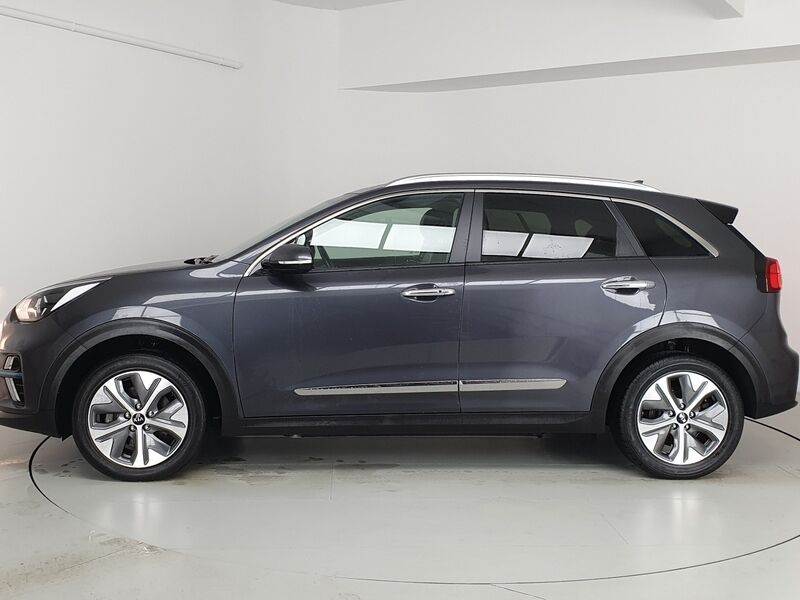 More views of Kia Niro