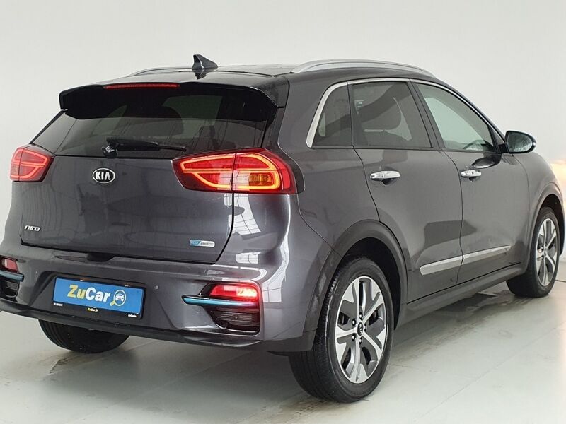 More views of Kia Niro