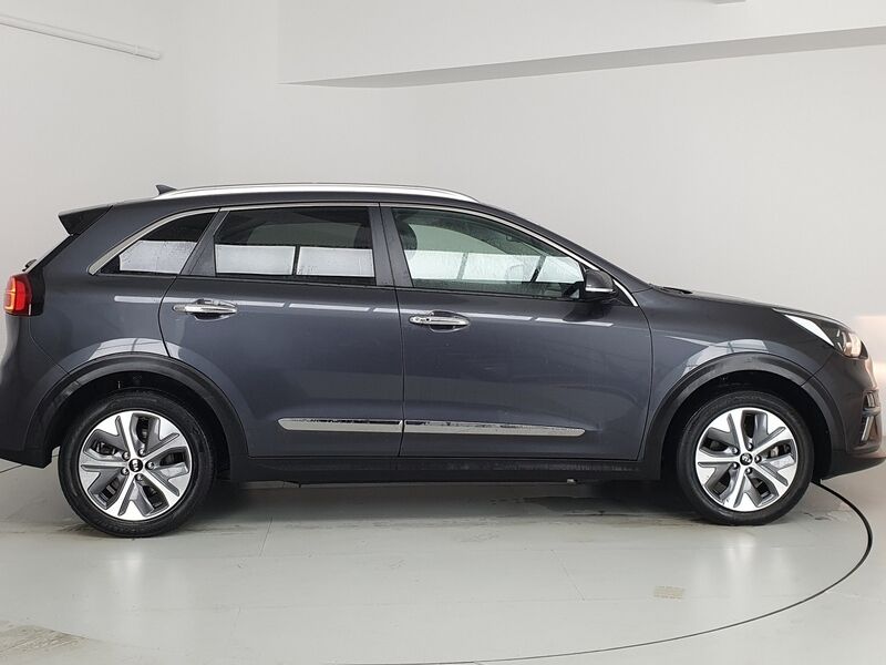 More views of Kia Niro