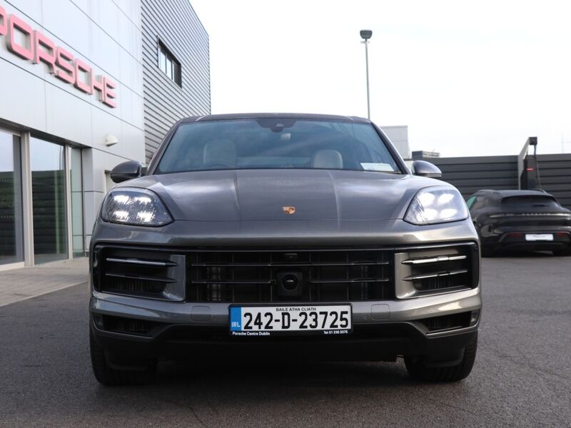 More views of Porsche Cayenne