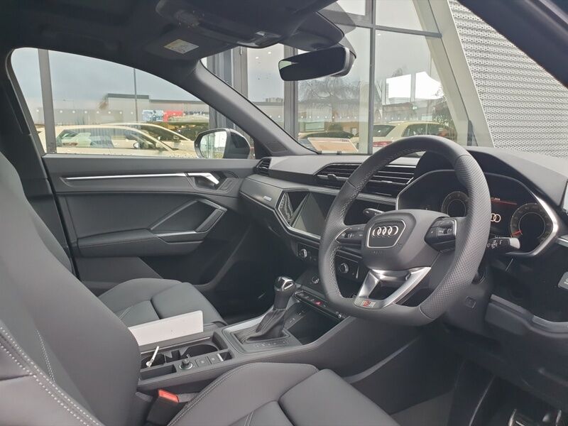 More views of Audi Q3