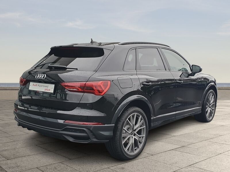 More views of Audi Q3