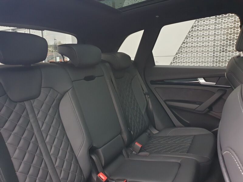 More views of Audi Q5