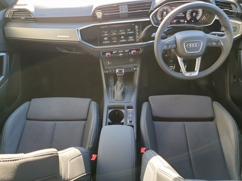 More views of Audi Q3