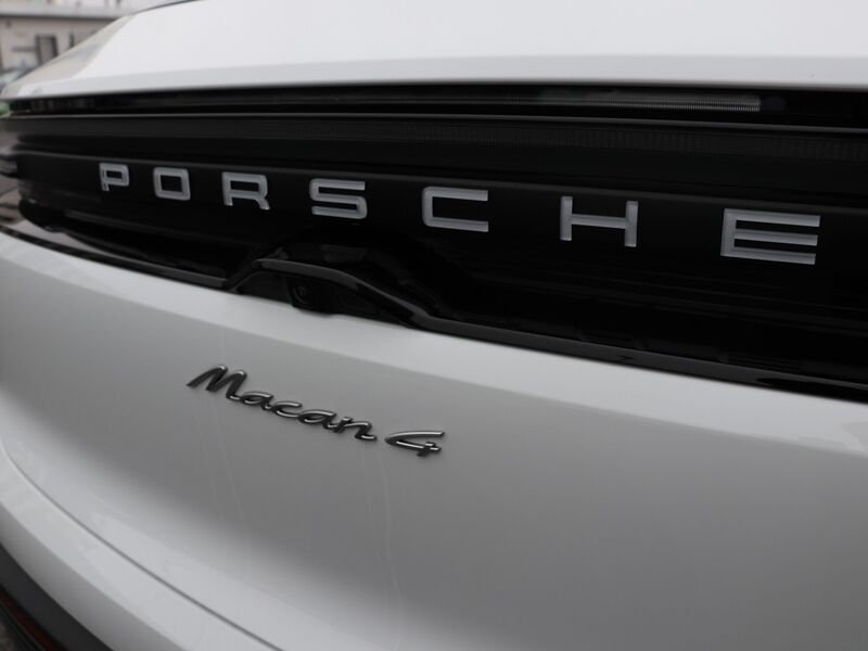 More views of Porsche Macan