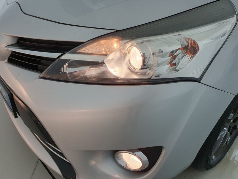 More views of Toyota Verso