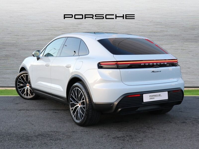 More views of Porsche Macan