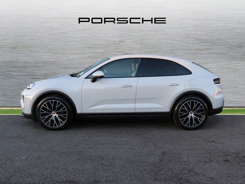 More views of Porsche Macan