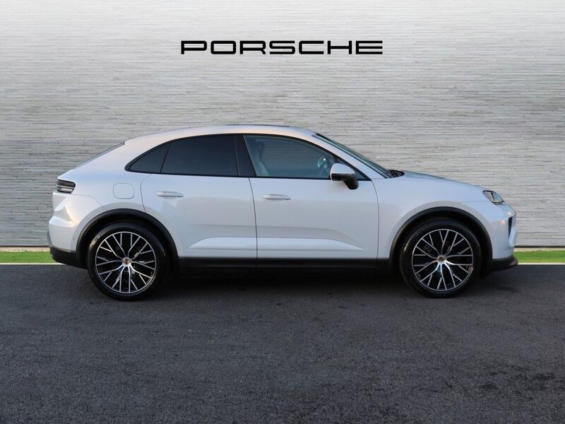 More views of Porsche Macan