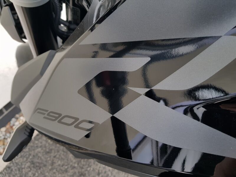 More views of BMW F900R