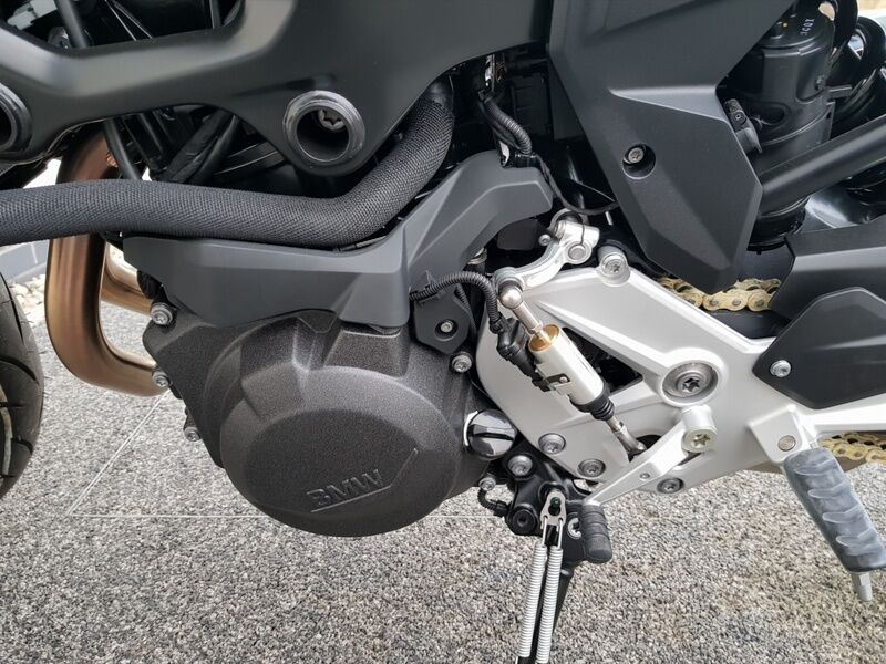 More views of BMW F900R