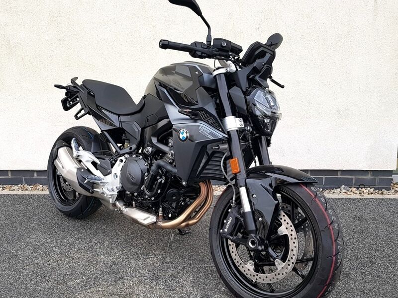 More views of BMW F900R