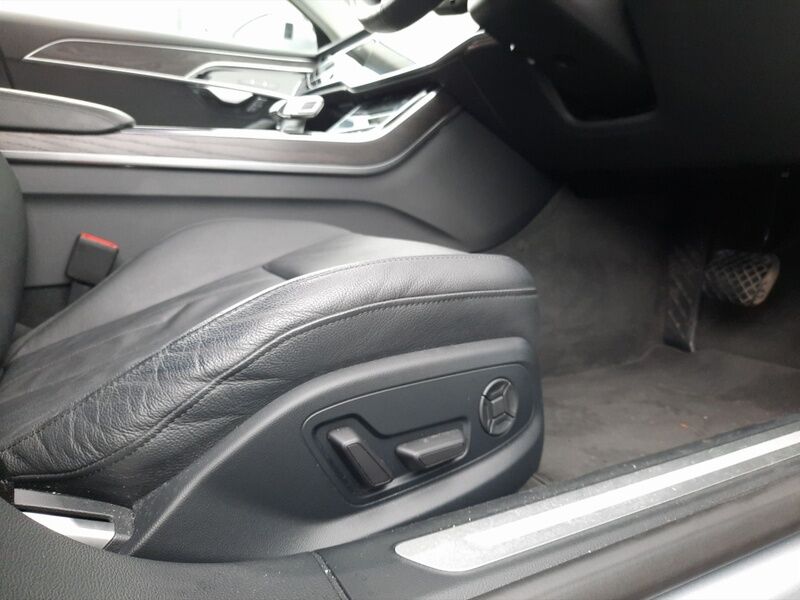 More views of Audi A8