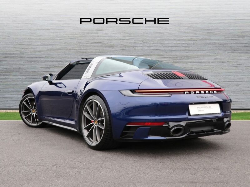 More views of Porsche 911