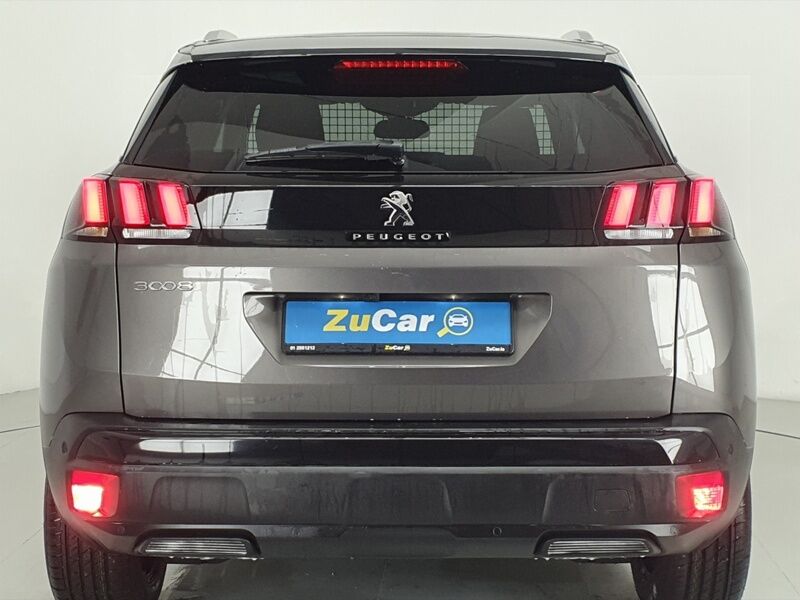 More views of Peugeot 3008