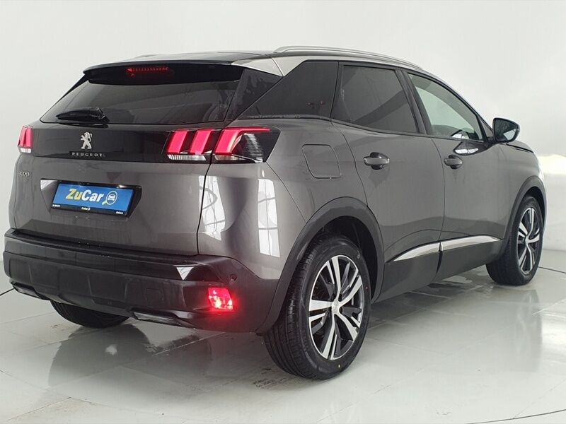 More views of Peugeot 3008