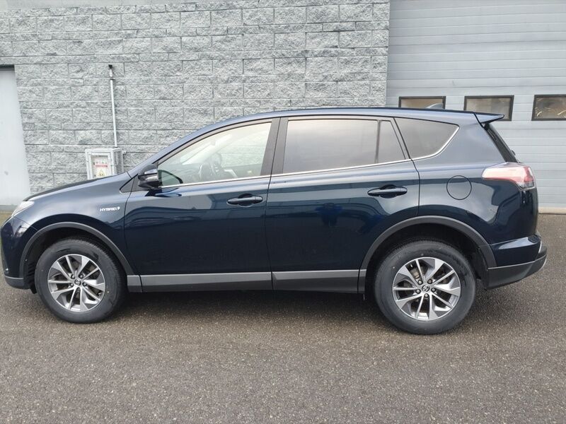 More views of Toyota Rav4