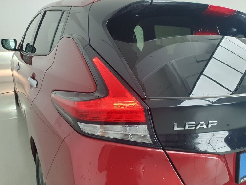 More views of Nissan Leaf