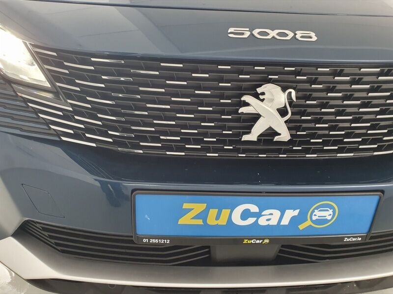 More views of Peugeot 5008