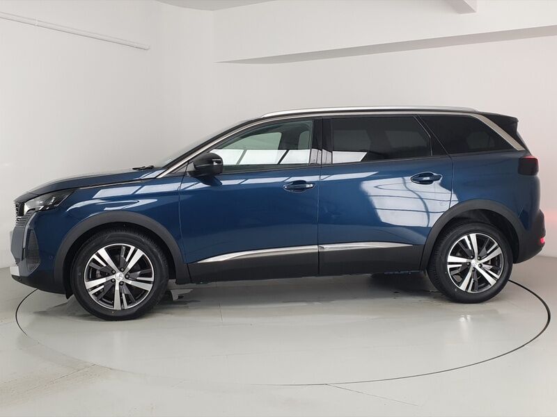 More views of Peugeot 5008