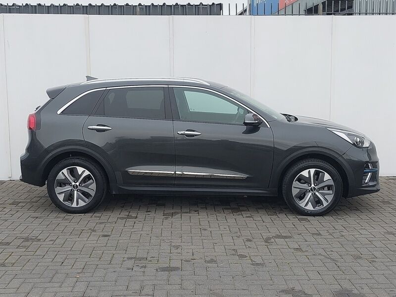 More views of Kia Niro