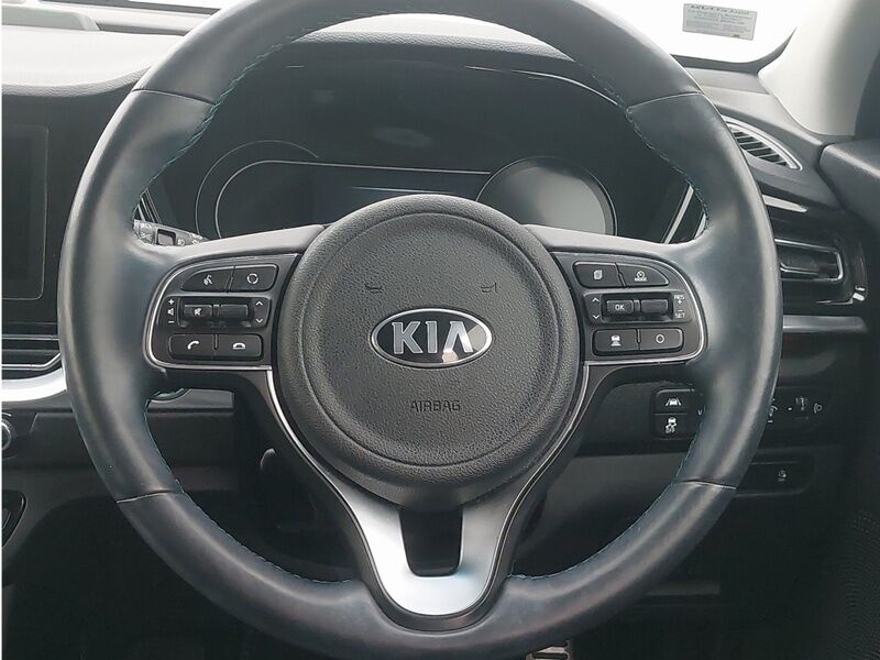 More views of Kia Niro