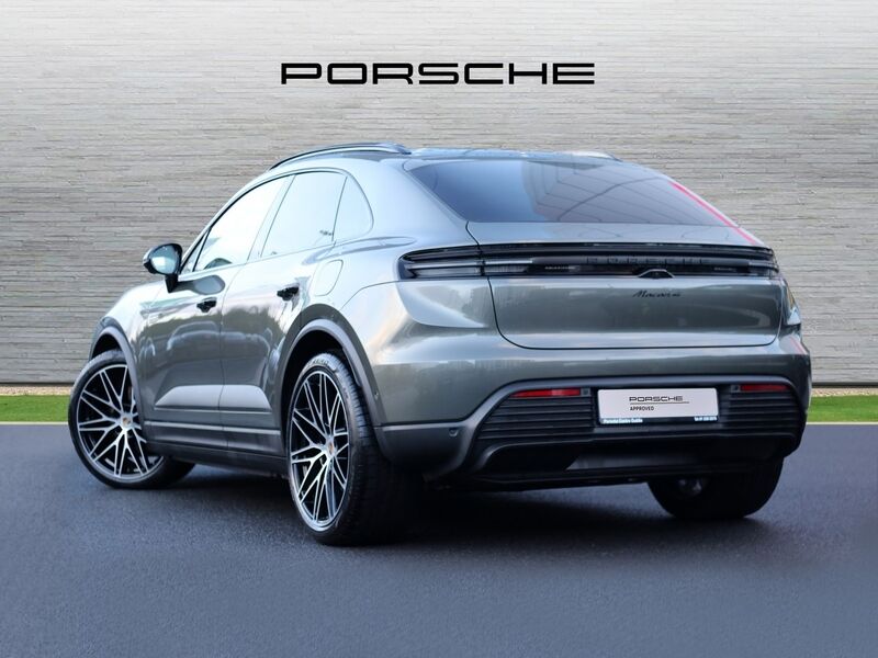 More views of Porsche Macan