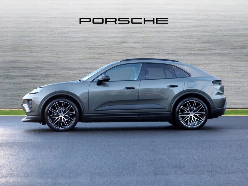 More views of Porsche Macan