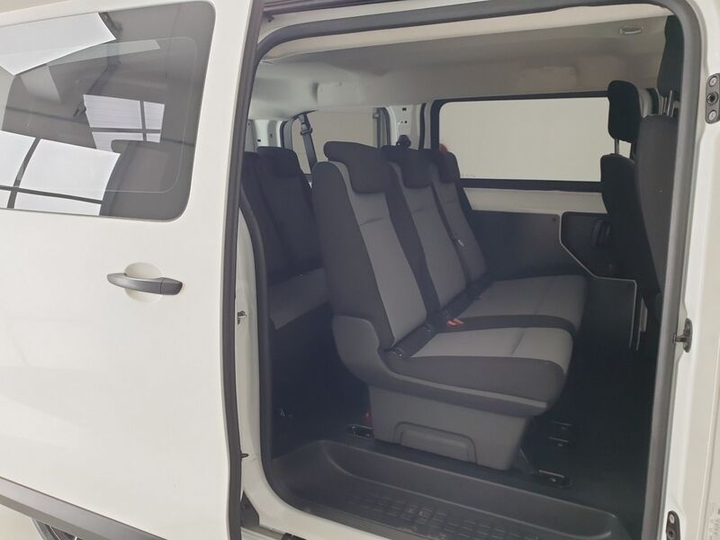 More views of Opel Vivaro