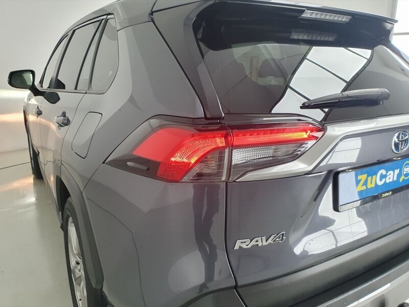 More views of Toyota Rav4