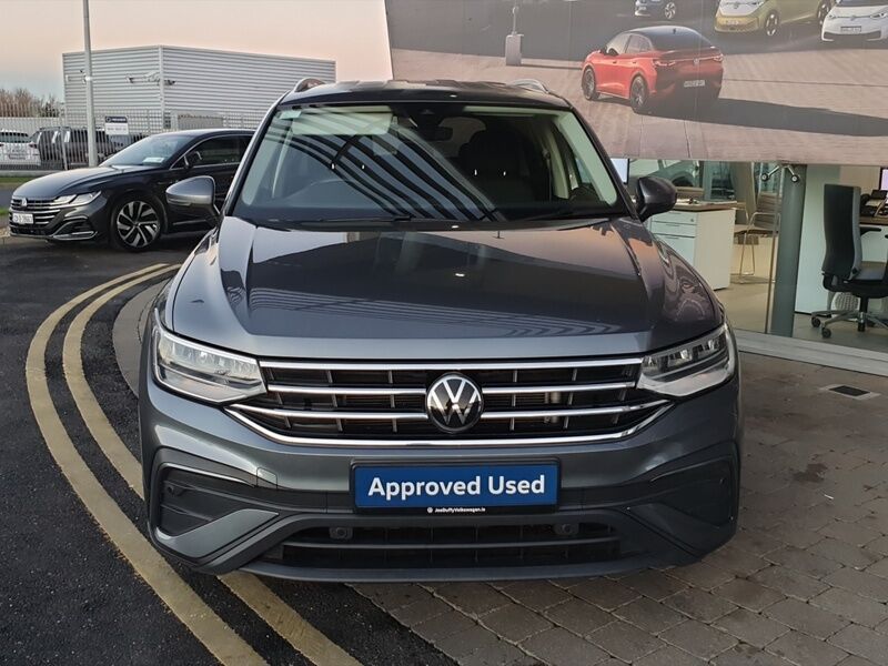 More views of Volkswagen Tiguan Allspace