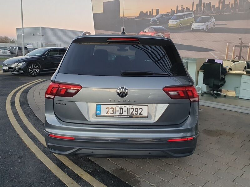 More views of Volkswagen Tiguan Allspace