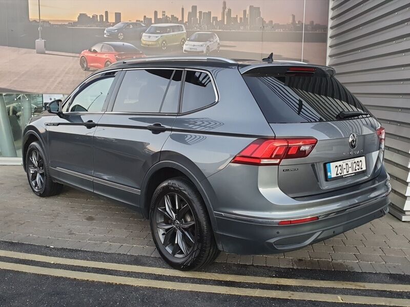 More views of Volkswagen Tiguan Allspace