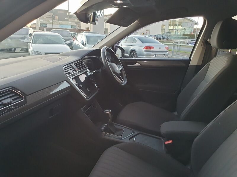 More views of Volkswagen Tiguan Allspace