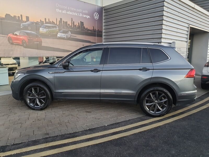 More views of Volkswagen Tiguan Allspace