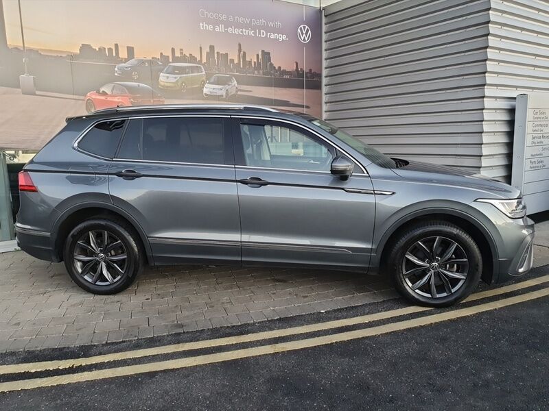 More views of Volkswagen Tiguan Allspace