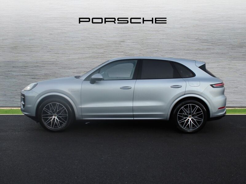 More views of Porsche Cayenne