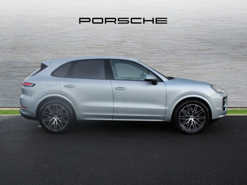 More views of Porsche Cayenne