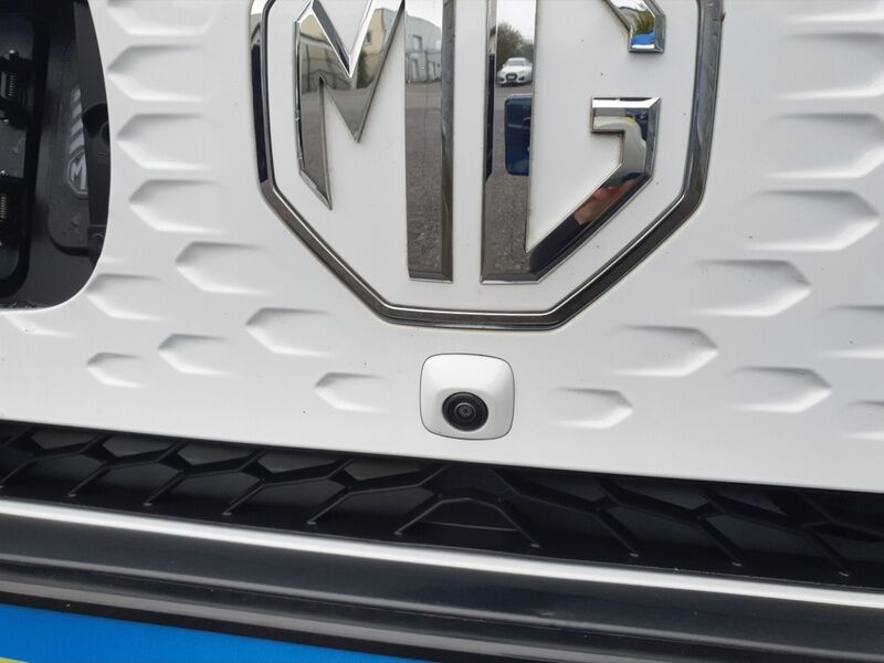 More views of MG ZS