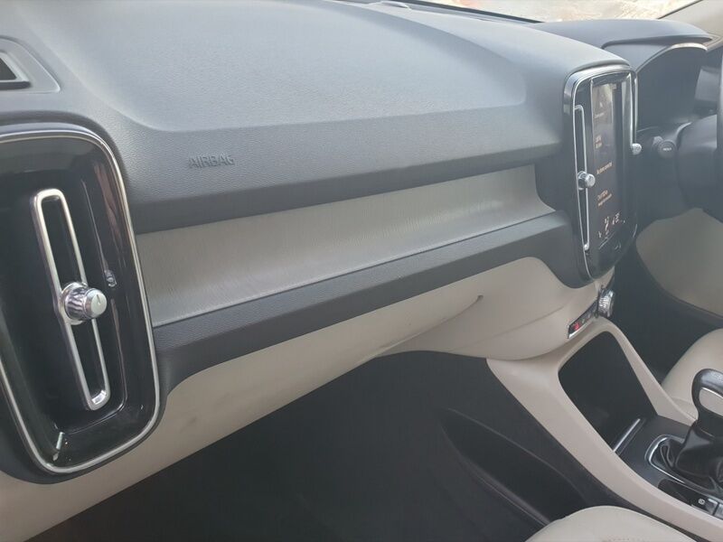 More views of Volvo XC40