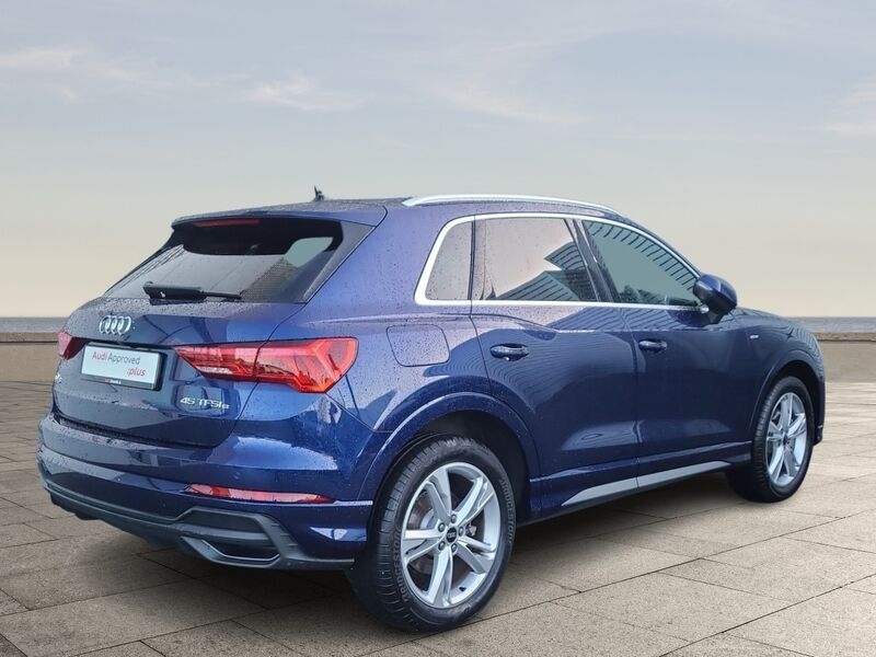 More views of Audi Q3