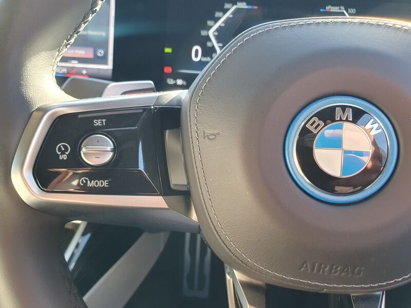 More views of BMW i7